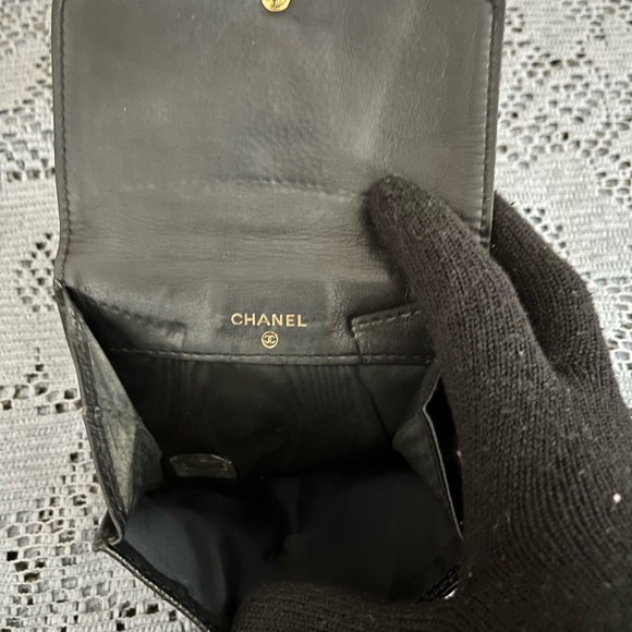 Authentic CHANEL compact wallet - Picture 4 of 12